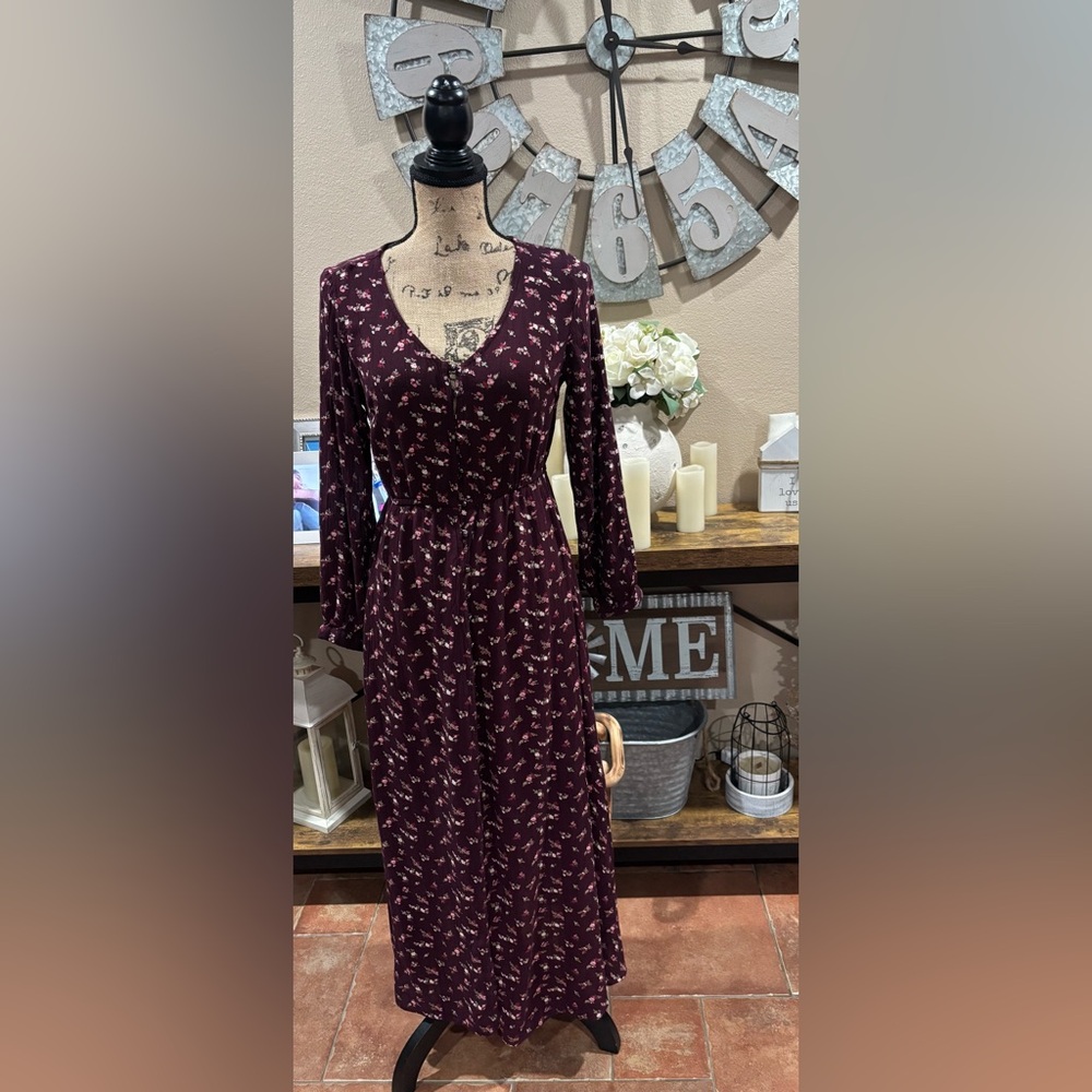 Burgundy Floral Maxi Dress - Picture 4 of 4